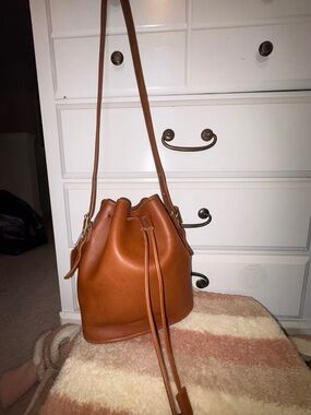 Coach Nicholas Bucket Bag in British Tan leather. VINTAGE. 11x10 inches